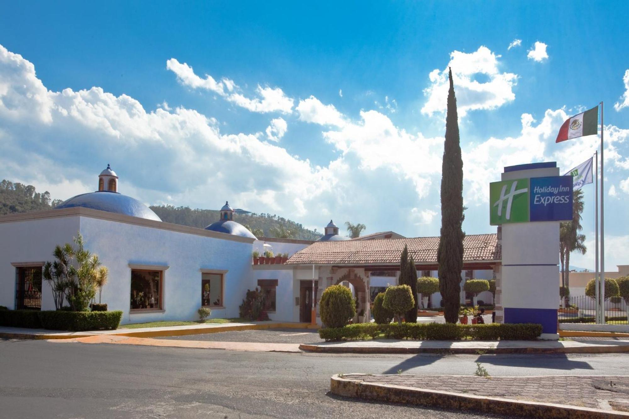 Holiday Inn Express Morelia By Ihg Exterior photo